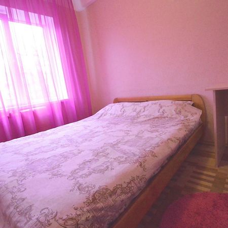 Guest House Otradny For 3 Rooms Kyjev Exteriér fotografie