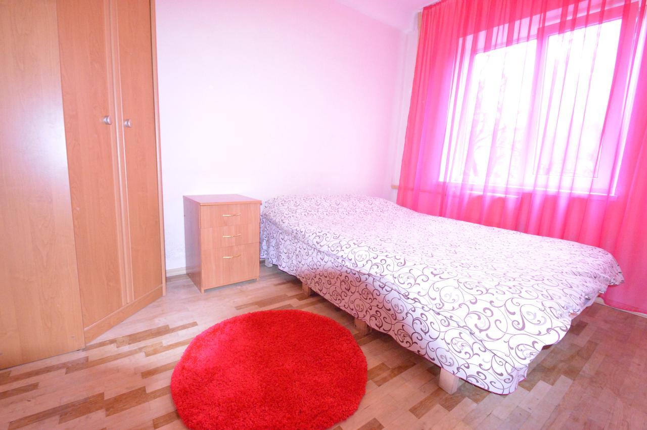 Guest House Otradny For 3 Rooms Kyjev Exteriér fotografie