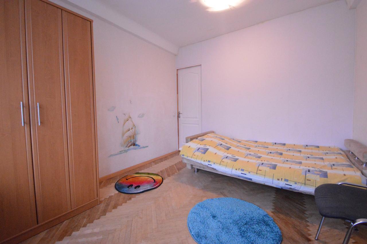 Guest House Otradny For 3 Rooms Kyjev Exteriér fotografie